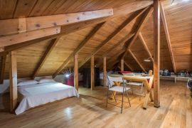 Wooden Art Apartment, Souda, loft3