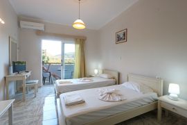 Regina Hotel, Kissamos, mountain view twin bed room 1