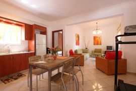 Cheerful Apartment, Chania town, open plan area 1