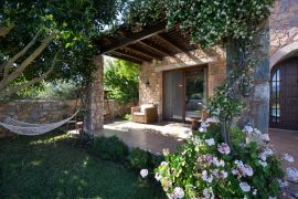 Villa Litsarda, Литсарда, courtyard with sitting area 1