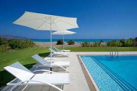 Beach Villas, Tavronitis, courtyard 2