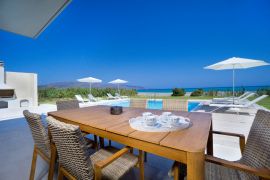 Beach Villas, Ταυρωνίτης, exterior dining area 1