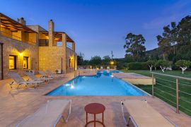 Traditional Stone Villas, Καλύβες, pool area