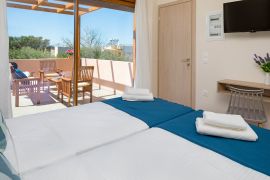 Villa Theasis, Agia Marina, twin bedroom 3b