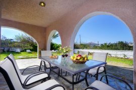 Antonis Apartment, Σταυρός, ground floor dining area 1a