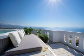 Rooftop Jacuzzi Apartment, Chania, jacuzzi 5