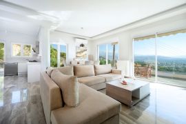 Rooftop Jacuzzi Apartment, Chania (Byen), living room area 2