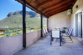 Giorgos Apartment, Σταυρός, upper floor balcony dining area 1a