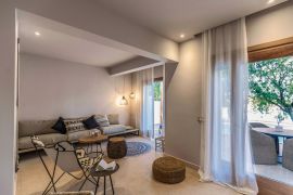 Minos Beach Art Hotel, Agios Nikolaos, suite living room 