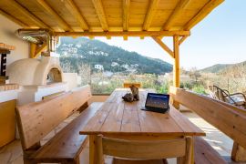 Villa Roxani, Μεσκλά, villa roxani exterior table 1a