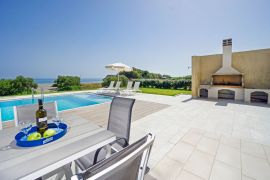 Beach Villas, Tavronitis, beach villa ii outdoor dining area 1b