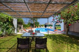 Golden Sea Villa, Stavros, outdoor dining table 1