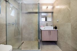 Kappa Apartment, Старый Город Ханьи, bathroom 1a