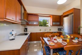 Vrahokipos Villa, Kounoupidiana, kitchen 1b