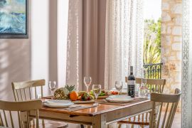 Villa Chloe, Gerani, dining area 1