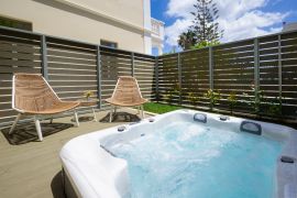 Casa Verde Grand Suite, Chania town, private jacuzzi 1