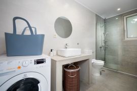 Avo Apartment, Mournies, maisonette bathroom 1a