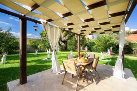 Nature Heaven Villa, Тавронитис, pergola garden 1