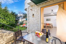 Kleopatra Residence, Ставрос, despina private patio area 3