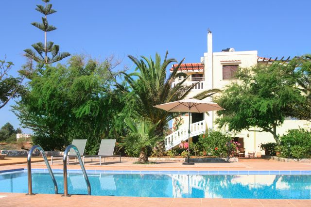 iakinthi villa stavros 2a